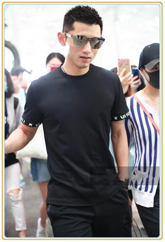 张继科身材逆天!T恤能看到膨胀的腹肌，网友:景甜的口味真独特