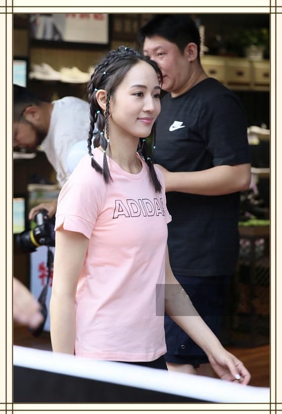 本以为35岁张钧甯扎麻花辫够嫩的了，可看到39岁陈乔恩，我沉默了