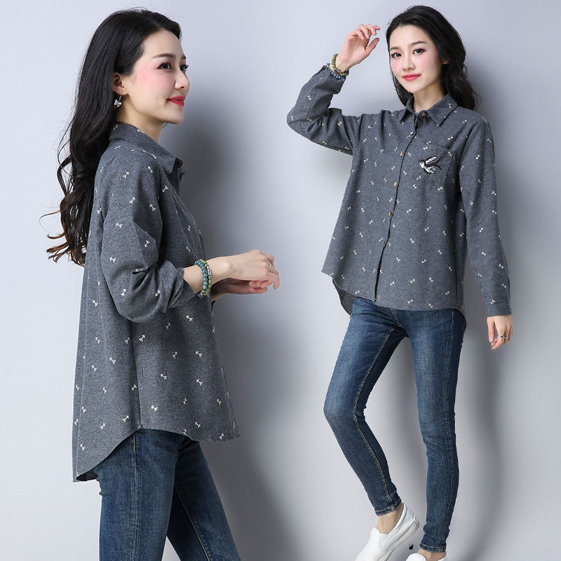 啧、啧!52岁婆婆超会打扮，小衫+白裤子，美得嫩上添嫩