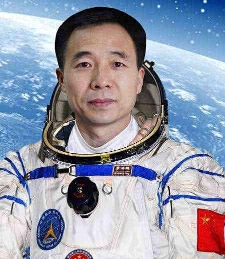 为何杨利伟不再上天,而景海鹏能上天3次?杨利