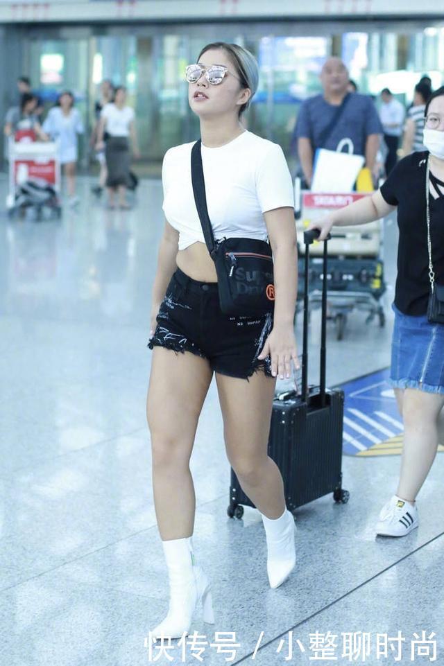 这年头什么大象腿赘肉根本不是事,像王菊一样自信那才是最重要!