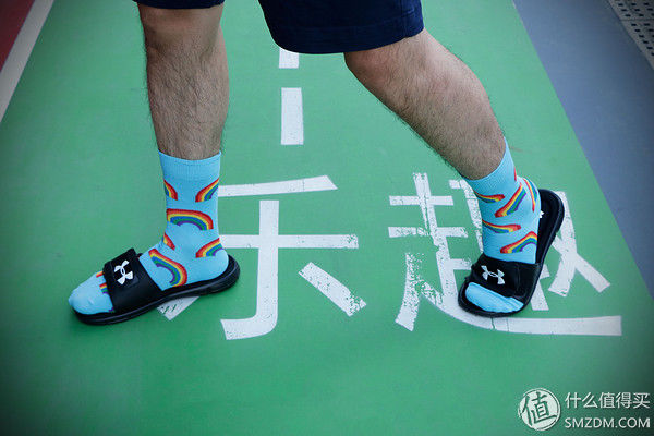 马克实测 篇一:11双澡堂拖鞋大测评!谁说不能下水的拖鞋就不是好