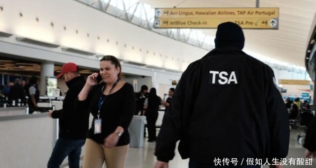美国机场不发薪水，安检出大事乘客一不小心，带枪登上飞机