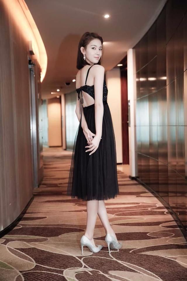 陈瑶目测80斤，穿XS码的衣服都大很多，这可咋办？