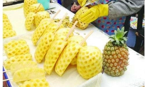  「看准」买菠萝，不论大小，只要看准这3个地方，就能买到新鲜多汁的菠萝