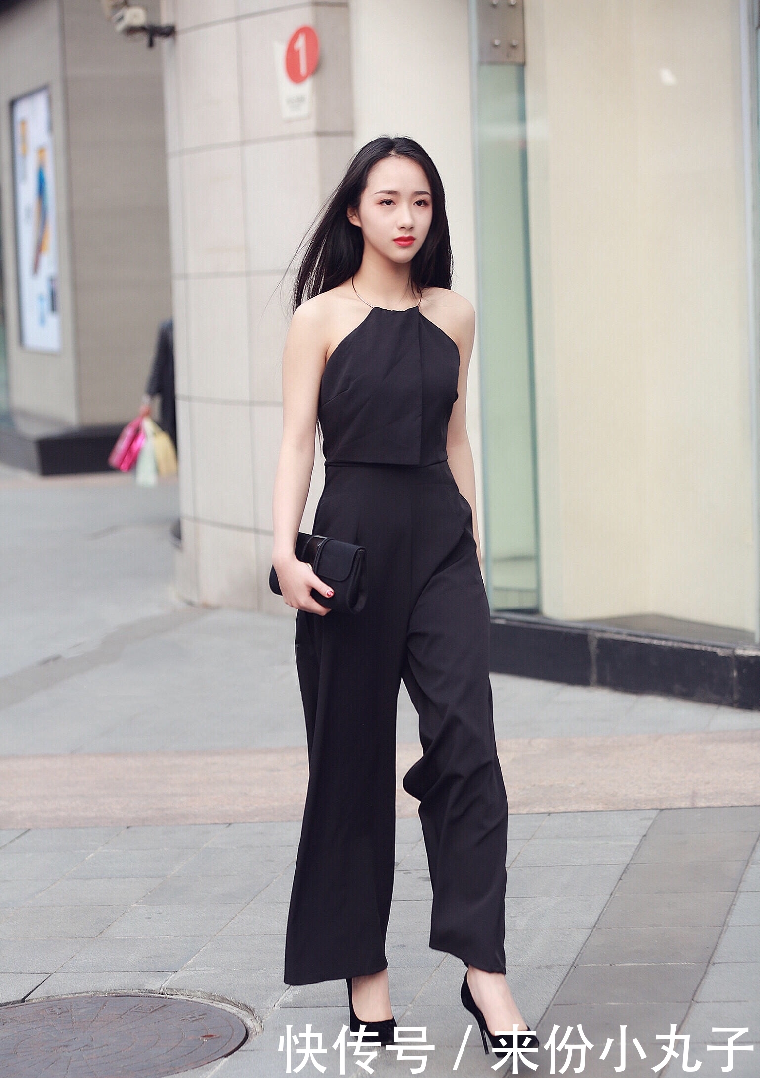 『面孔』街拍:美女的靓丽面孔很是迷人,优雅气质也非常动人