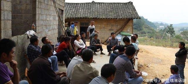 今年,2类人可申请低保补助,2类人发现取消资格,农民看看！