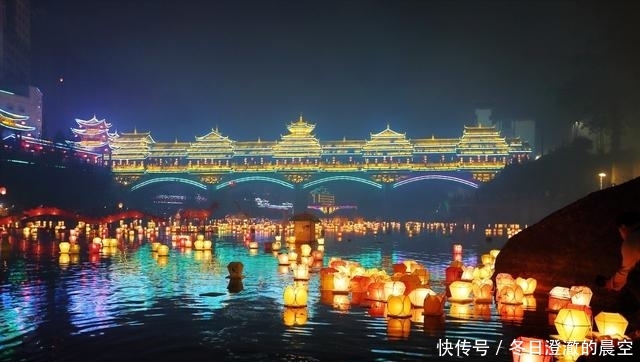 每年中元节数万人涌向广西这座小山城，只为了见证人间银河的盛景