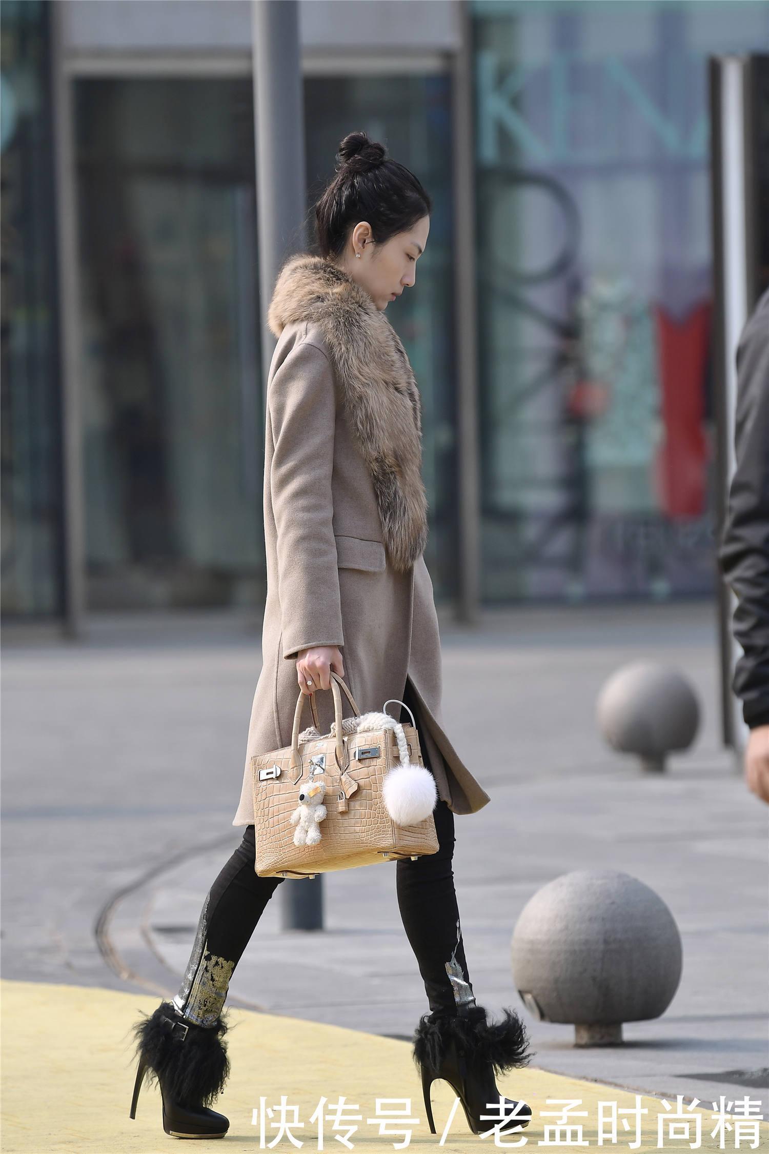  「紧身裤」摄影：超高的细跟短靴，还真不是谁都可以穿出优雅，搭配紧身裤和大衣！