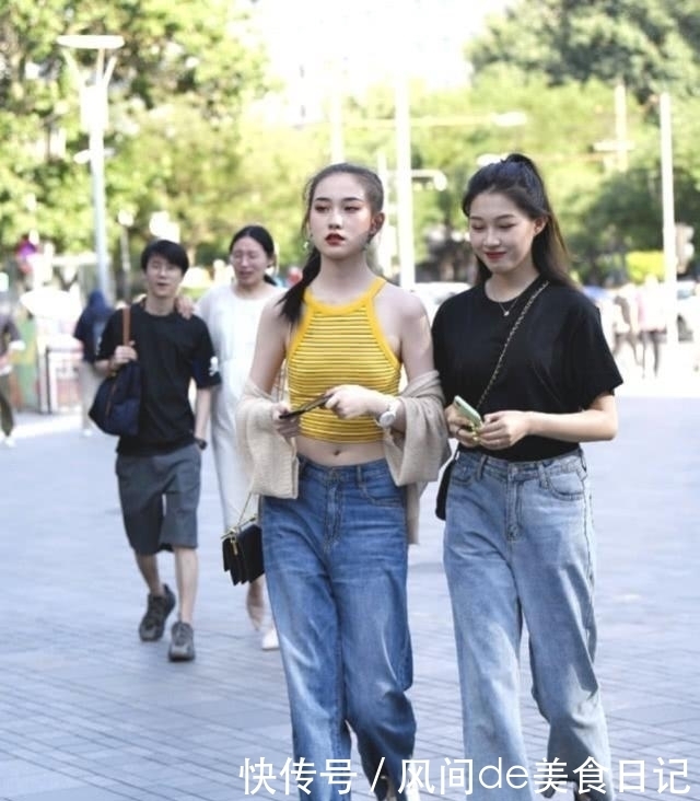 舒适:帅气大方的牛仔裤舒适美观,可以很好的提升自己的时尚格调