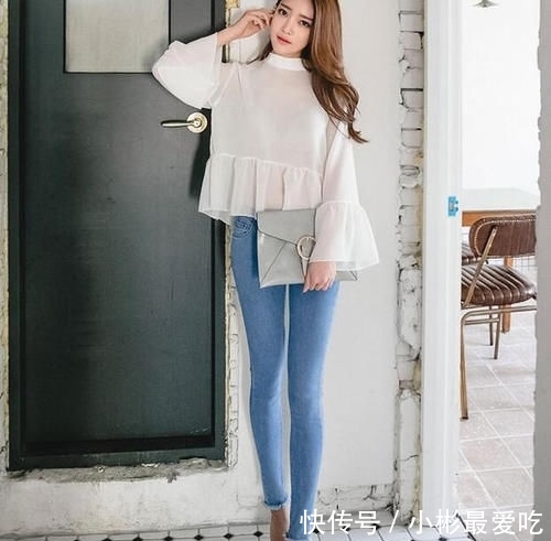 「舒适」天生丽质的牛仔裤美女,显得更加优雅大气!