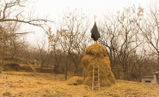 早已■七十年代，打谷早已撤出，历史的舞台吗？