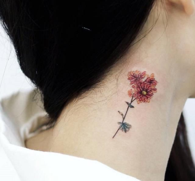 性感又充满魅力的花卉纹身，漂亮小姐姐们最爱的纹身图案!