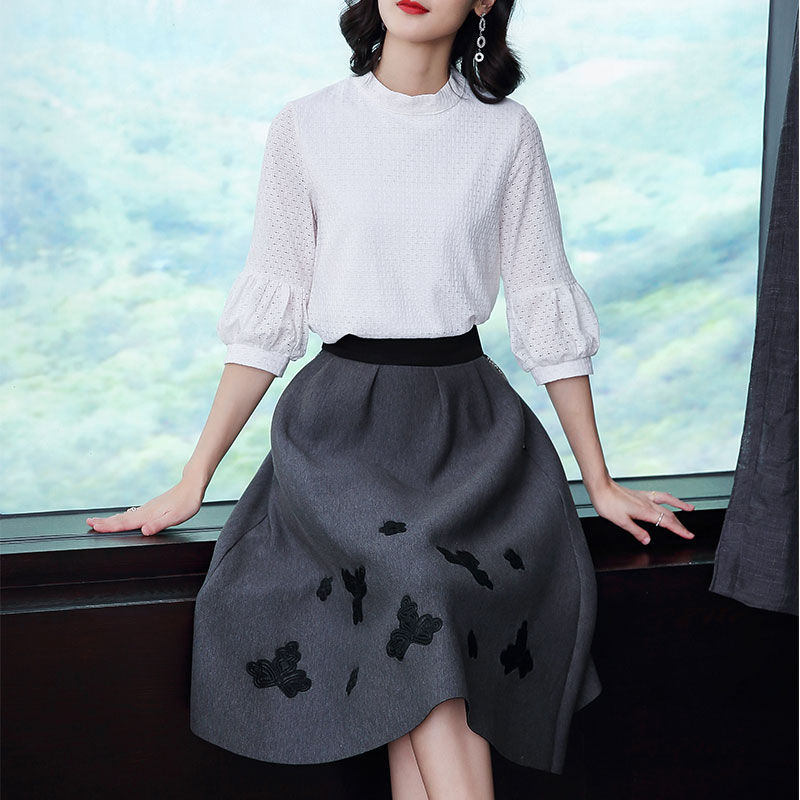 7080后的女人自带知性美，九月就穿这样的气质套装，优雅减龄