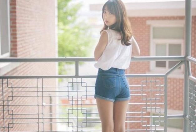 美女|优雅洋气的牛仔裤美女,让气质满满呈现!