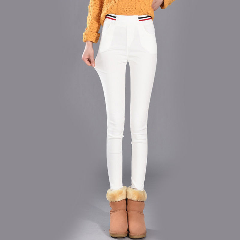 女人宁愿不打扮，也要穿打底裤!不仅身材有致而且性感迷人