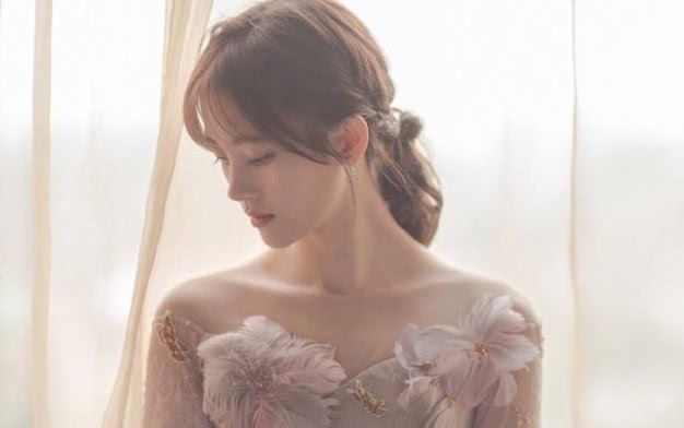 「唯一」难怪鞠婧祎从不戴眼镜，看到她唯一一张眼镜照，网友集体“脱粉”