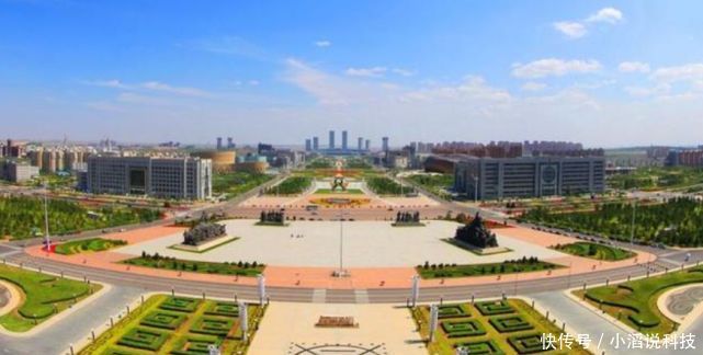  【基建】基建狂魔再次出手，沙漠中修建水库，未来或将改善沙漠