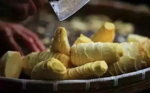 看山看云看梯田，人间仙境南尖岩