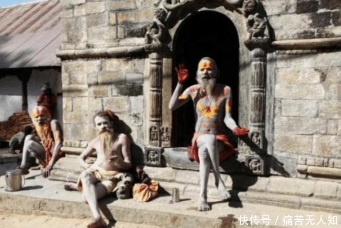 尼泊尔“苦行僧”修行有多苦?有人60年未出家门,每天只冥想睡觉