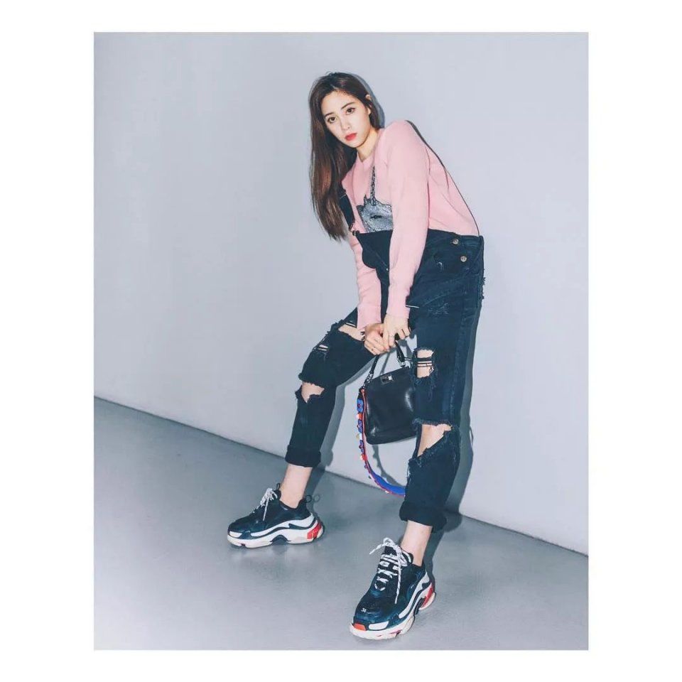 九分裤+运动鞋，才是入秋最潮搭配!!!