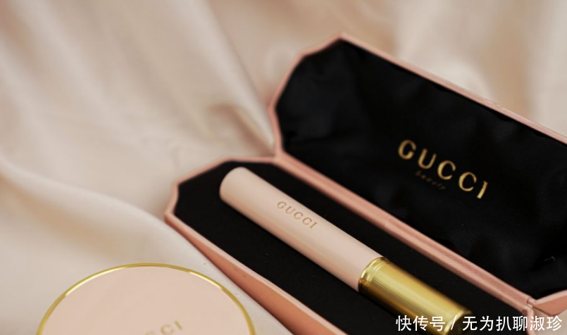 「复古」首推粉饼!GUCCI Beauty全新彩妆,超美复古粉金包装
