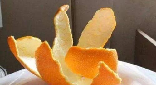 很多人不知道，每天睡前一抹点“它”，30天让你肌肤雪白乳霜祛斑