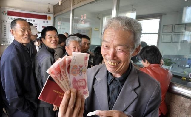 2019年养老金连续上涨5%，养老金不足2000元能涨到平均水平吗？