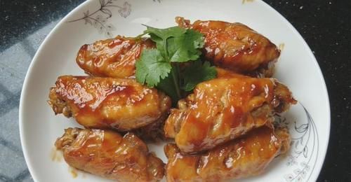  『鸡翅』鸡翅不炸不烤不加水煮，试试这样做一盘，出锅大人小孩争着吃，香