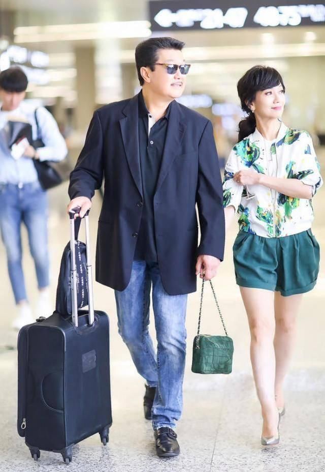  『女生』女生穿短裤不要太执着于牛仔款，试试下面这几种，效果让人很惊喜