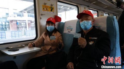  「包车」哈铁15批次包车助力齐齐哈尔务工团体返岗复工