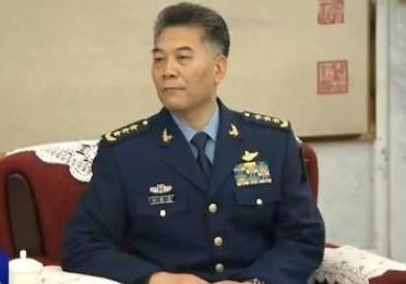 2019建国70周年如果大阅兵，谁来担任“总指挥”？我也很好奇！