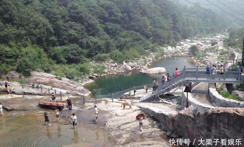 中国最“憋屈”的一个城市:无火车站无高速公路,却游客众多