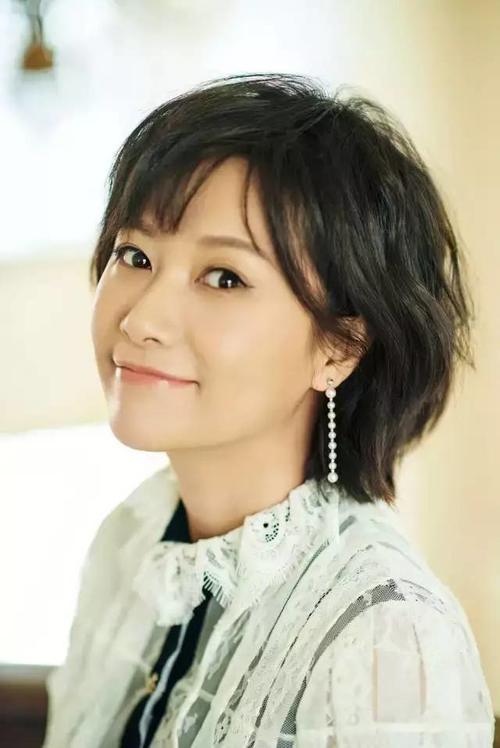 袁泉的气质,徐静蕾的洒脱,谁才是娱乐圈真正的文艺女神?