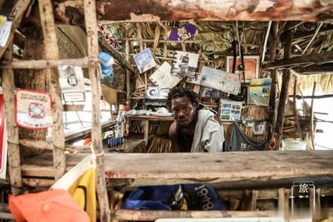 硬生生被成为黑人的北美国家：满街黑人行走，原住民曾是黄种人