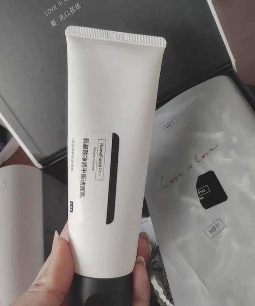  温和■洗脸时清洁是第一步，洗面奶很重要！这6款温和补水不刺激超好用