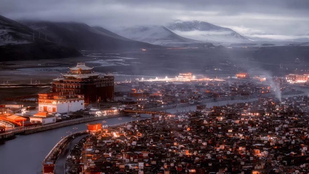 坐飞机去拉萨的时候，你沿途会看到什么？