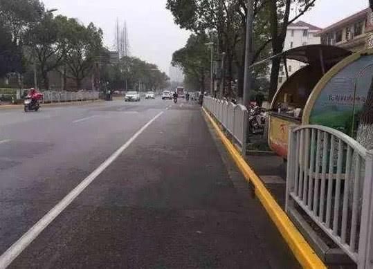 不认识这5种路标的人，开车上路，两本驾照都不够扣！