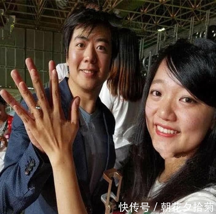  【玉手】郎朗的“玉手”到底有多好看？当镜头拉近看清后，连吉娜都嫉妒！