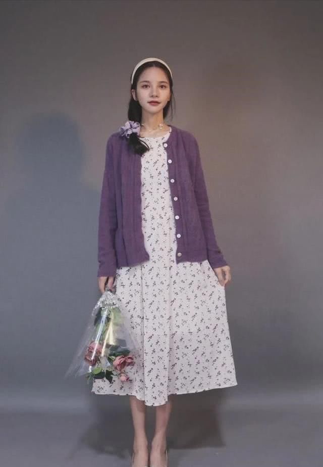  适合：无论是喜欢淑女还是酷帅风，简约大方的日常穿搭，都值得借鉴
