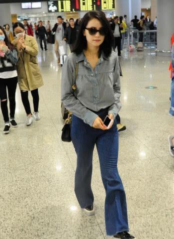 王子文脱掉高跟鞋打70分，高圆圆80分，蒋欣95，而她直接打200