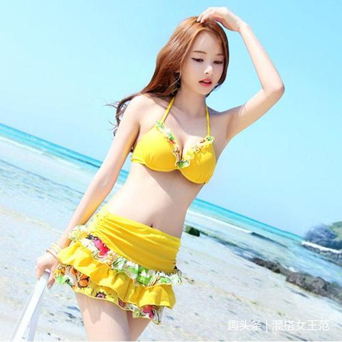 修身显瘦比基尼泳衣，清新自然不做作，甜美又不失优雅的气质