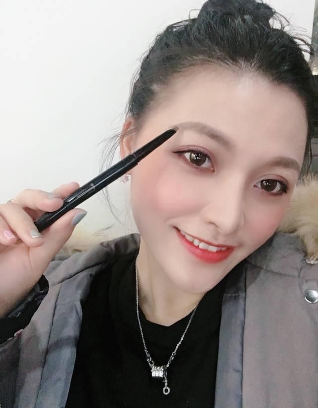  『女生』女生为何彩妆,由于一辈子只能一张脸