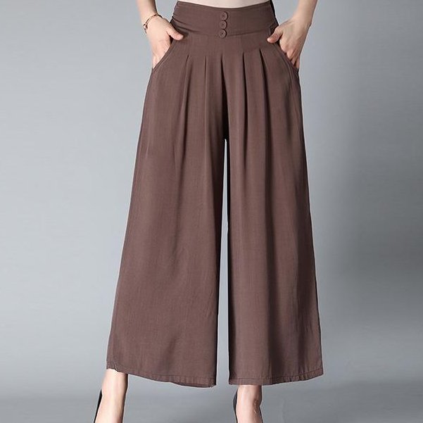 厉害了我的妈妈，秋天这样穿出门，瞧着比大姑娘还嫩美的多