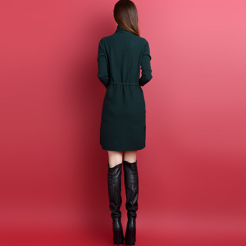 70后女人，秋裙搭马丁靴，显高美嫩，7080后女人都喜欢