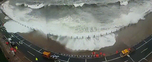 台风过后，青岛不仅可以捡到海鲜，还能欣赏到别致的风景