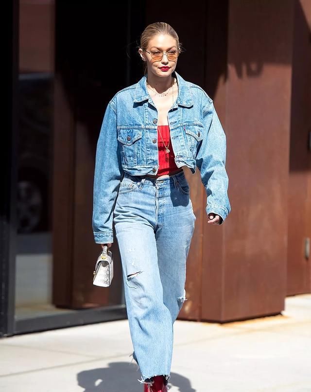  『打造』运用经典色打造时髦造型!早春实用穿搭指南,你最pick哪一套