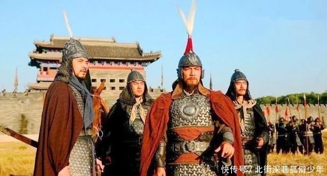 『朝野』功高盖主,权倾朝野,极尽奢华,却能体体面面善终,也就他能做到