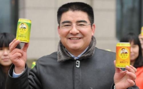  [低调]14年间豪捐20亿，曾高调成“首善”，现在却低调回老家种