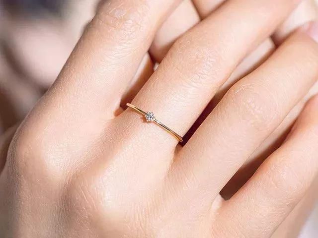 我摘下的星星变成了钻石，你戴上肯定特别美